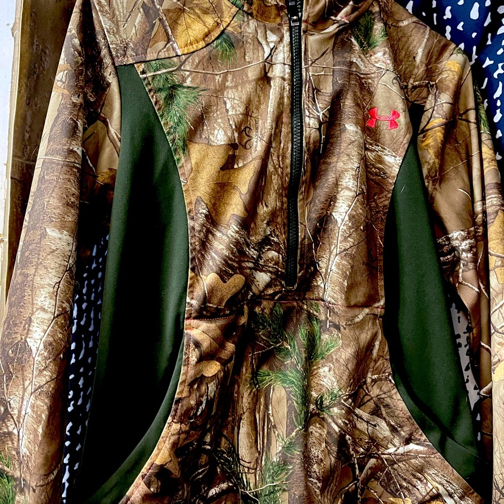 COPY - Under Armor pull over rain proof jacket $50 OBO